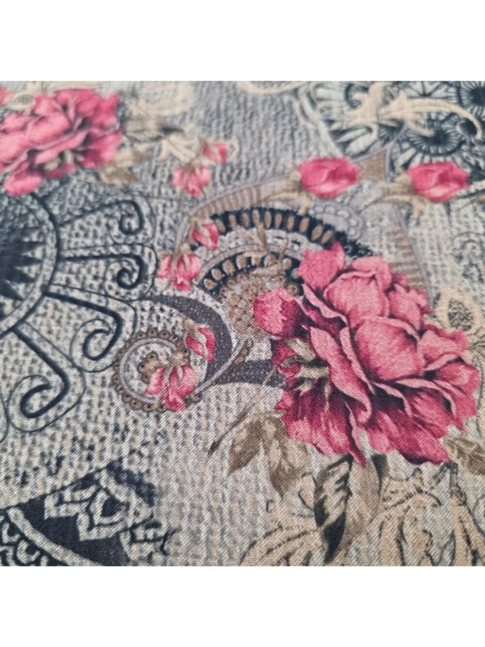 Floral Paisley Fabric Rose Patterns Pink & Beige Upholstery & Apparel 1YD 25" - Picture 3 of 6
